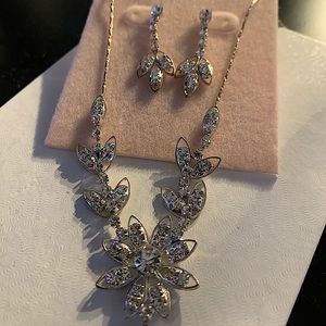 Perfect jewelry set for prom or wedding!